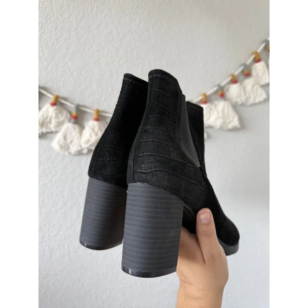 Clarks Bayla Rose Black Suede Croc Chelsea Block Heel Boots Pull On Modest 10